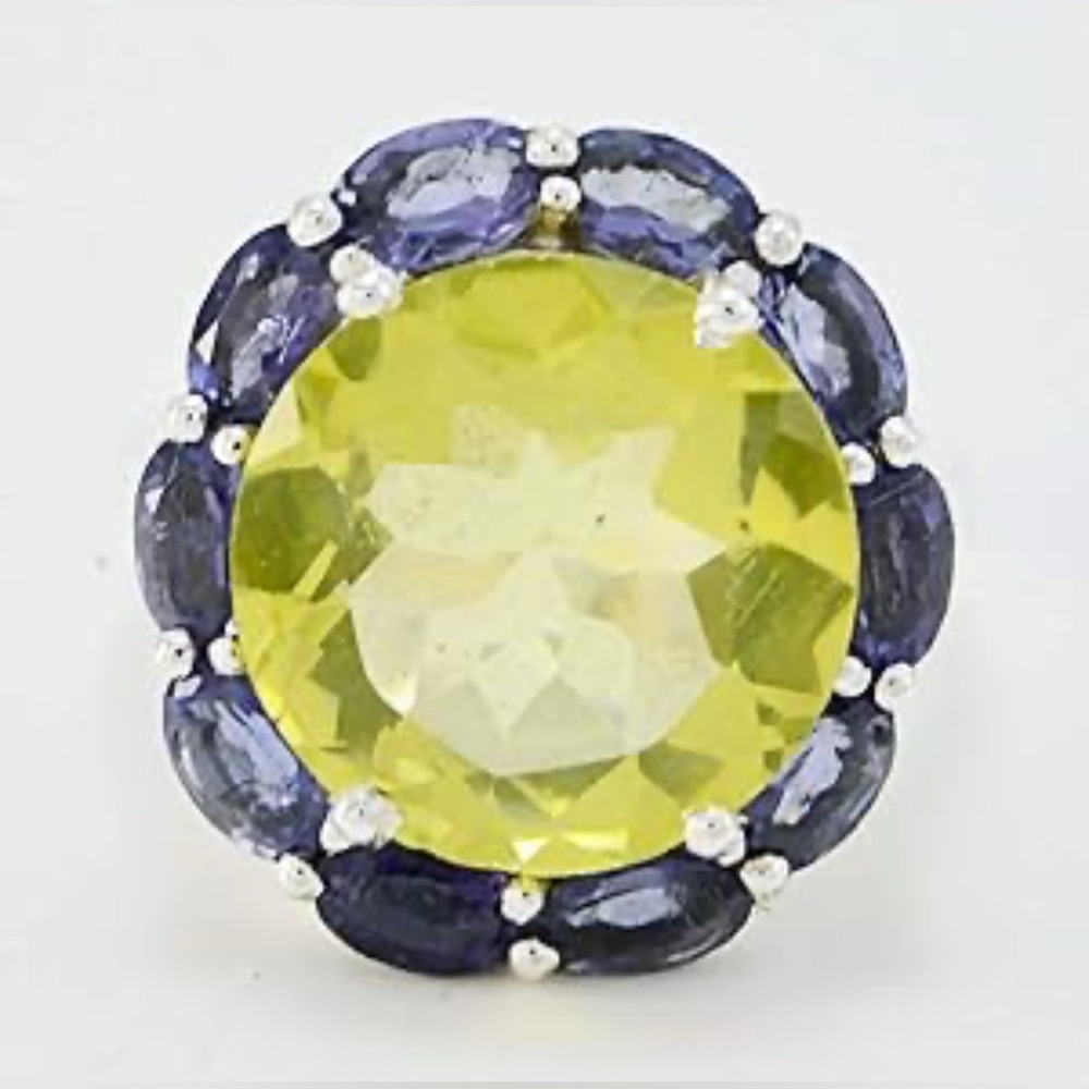Beautiful large peridot Sterling Silver Gemstone stackable Ring - Picture 2 of 3